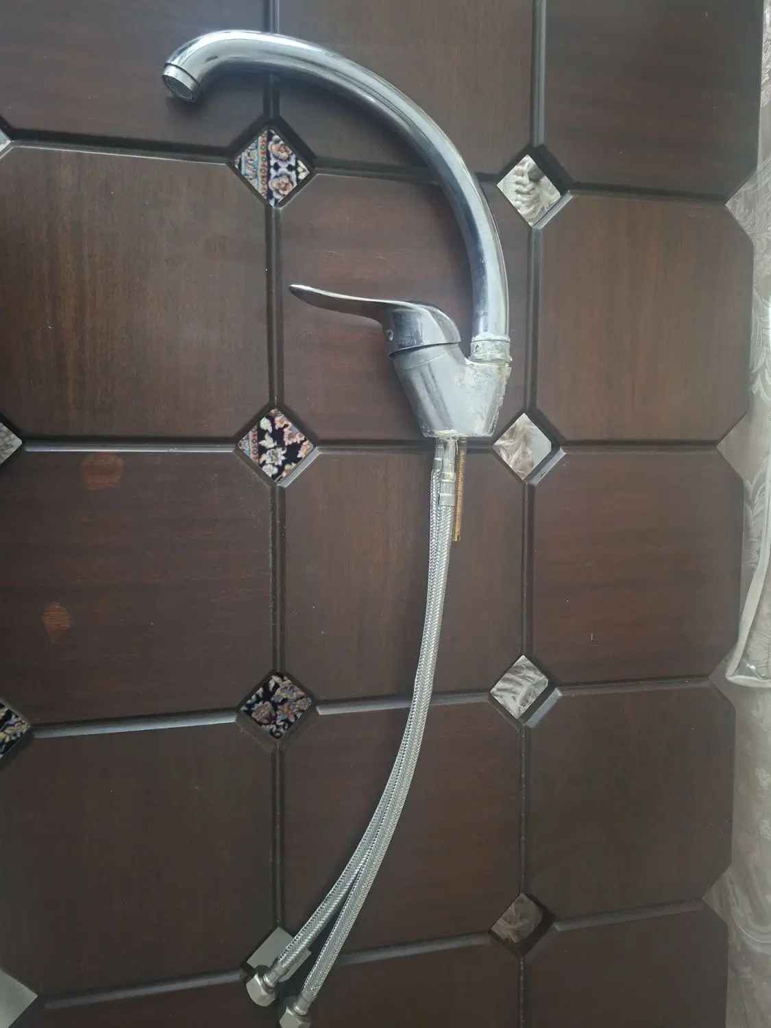 شیر آب|آب‌چکان و نظم‌دهنده ظروف|مشهد, الهیه|دیوار