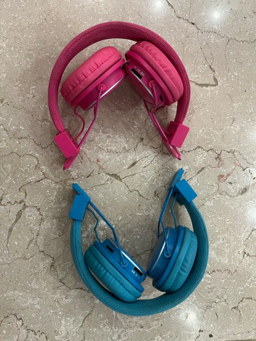 هدفون|پخشکننده همراه|فردیس, فردیس|دیوار