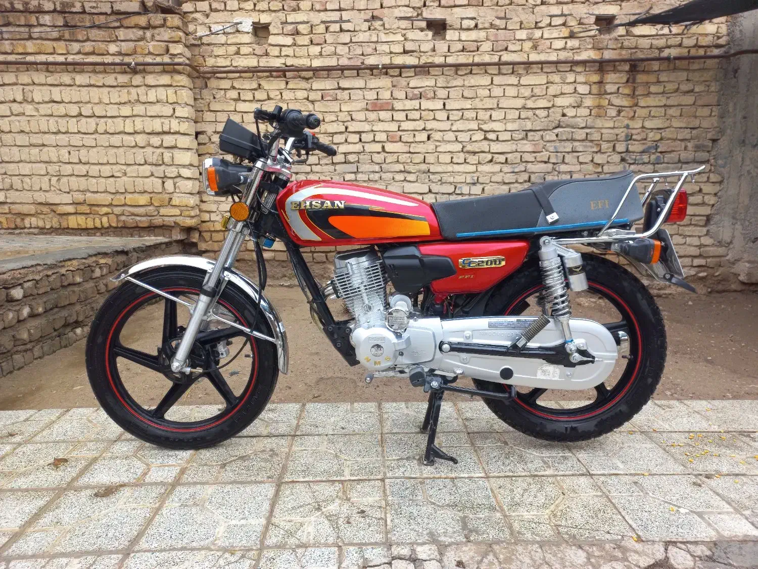 احسان ۲۰۰|موتورسیکلت|مرودشت, نقش رستم|دیوار