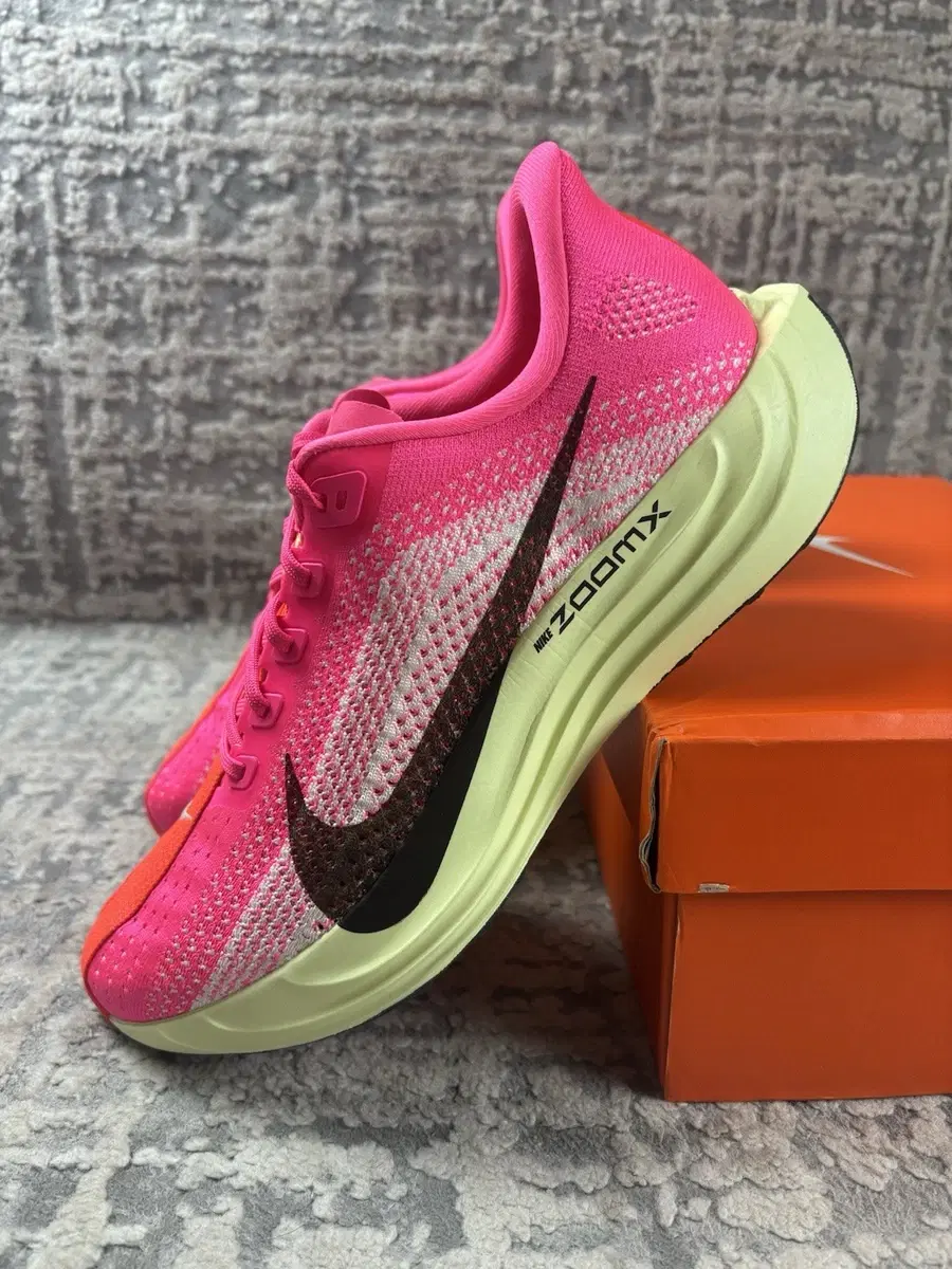 Nike|کیف، کفش، کمربند|شمشک, |دیوار