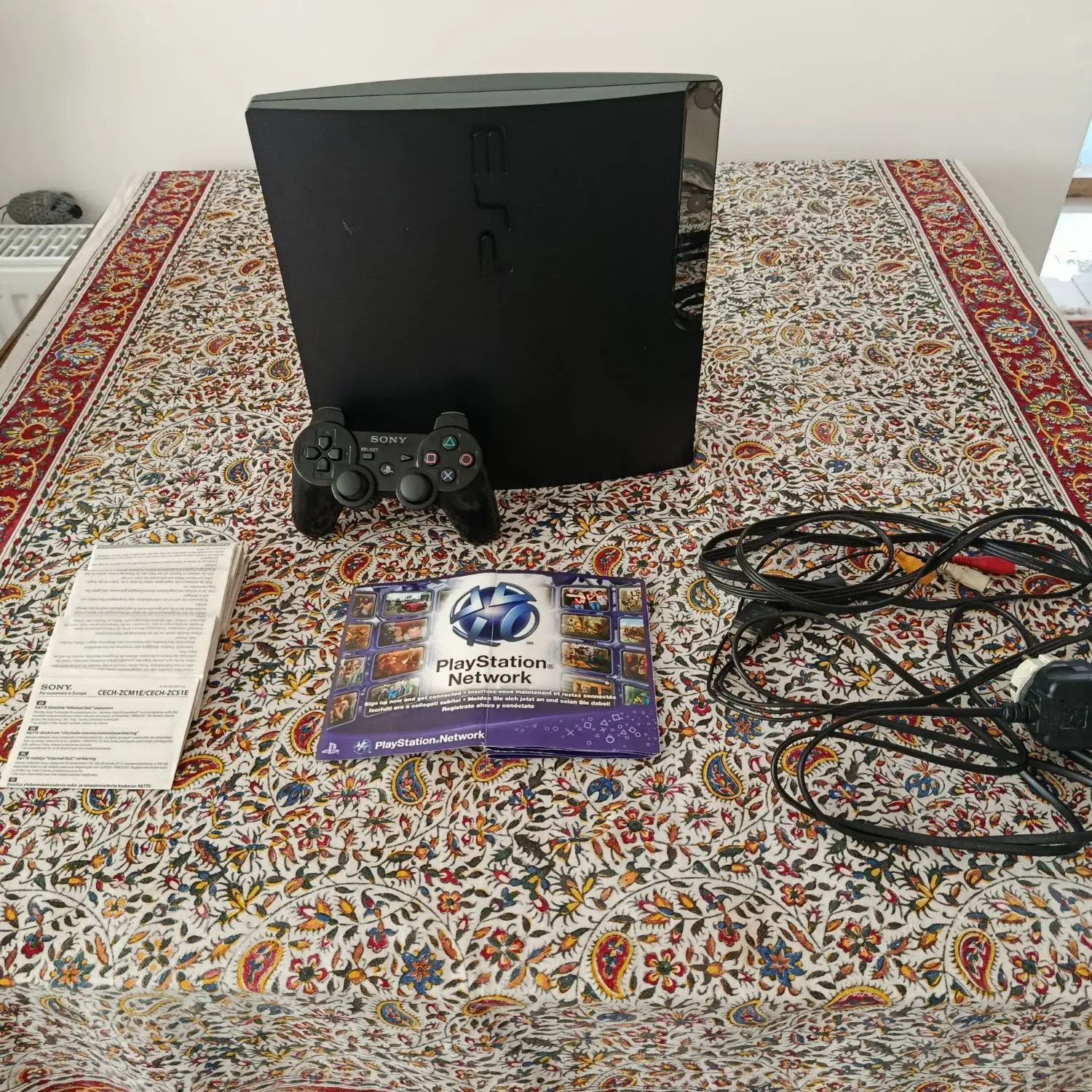 PS3 SLIM|کنسول، بازی ویدئویی و آنلاین|برخوار, |دیوار