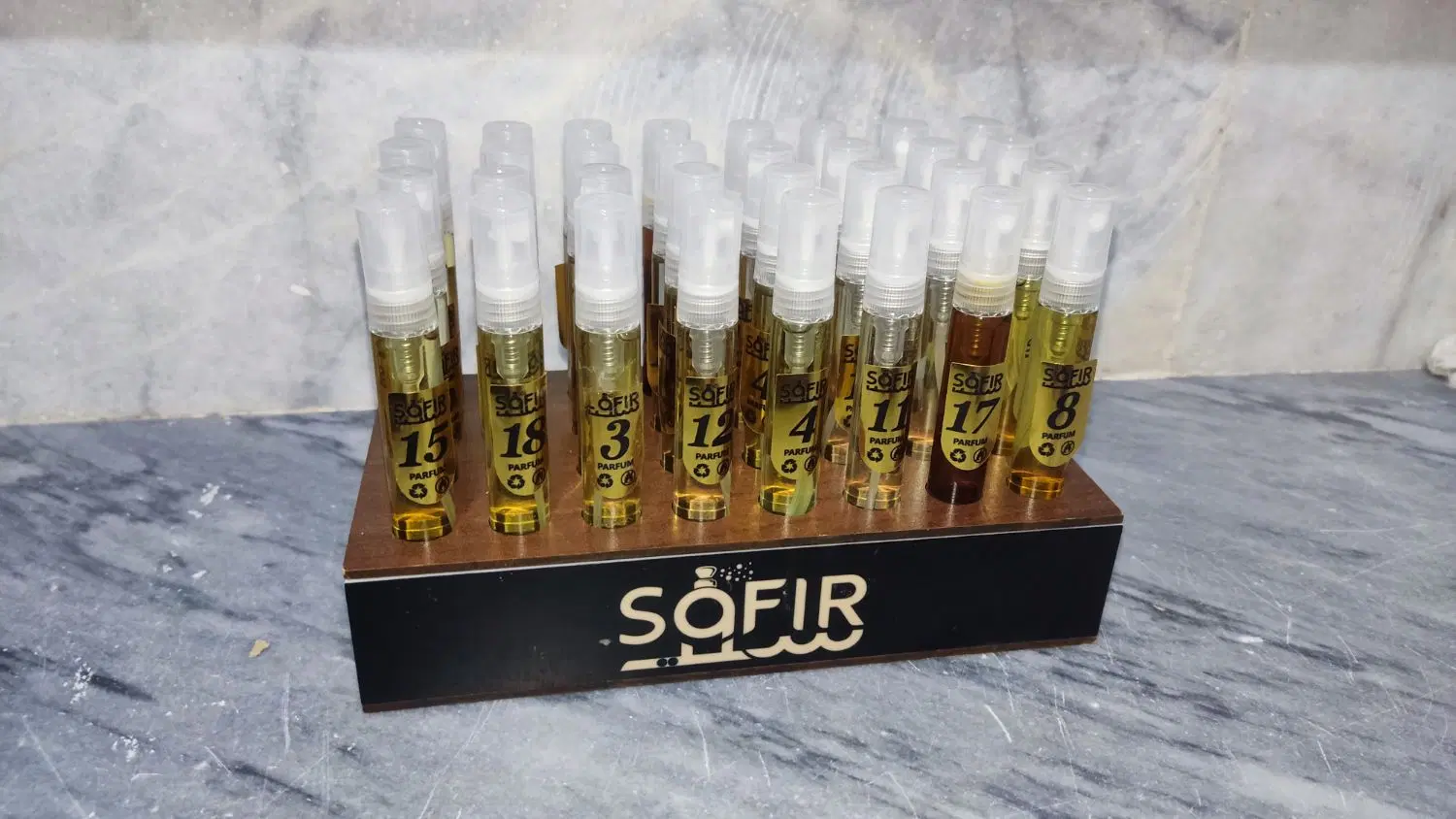 عطر|آرایشی، بهداشتی، درمانی|میبد, |دیوار
