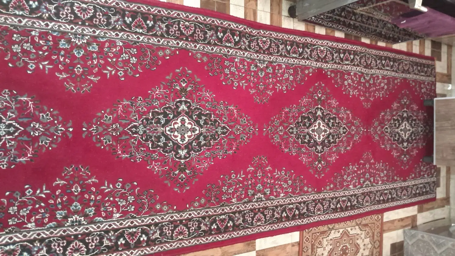 کناره|فرش|قرچک, زیبا شهر|دیوار