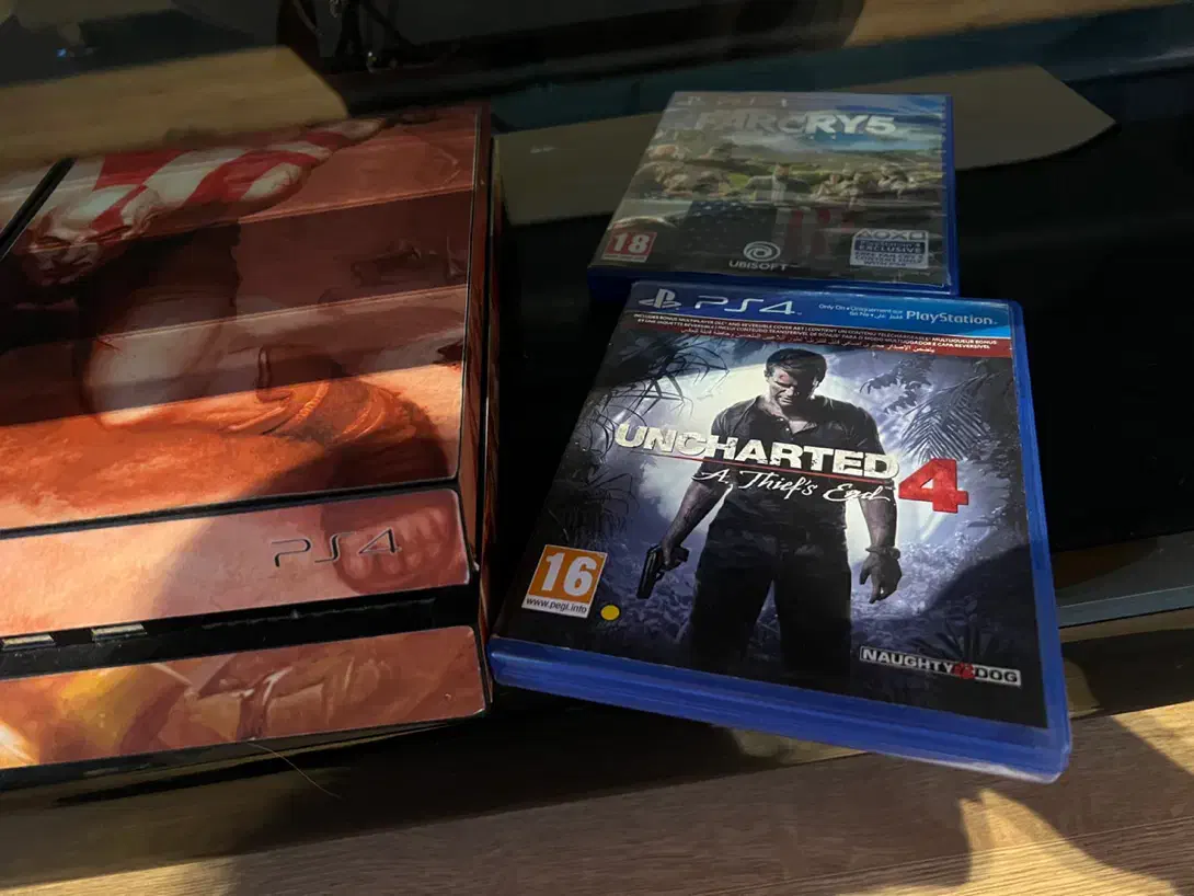 Ps4 500گیگ|کنسول، بازی ویدئویی و آنلاین|نور, |دیوار