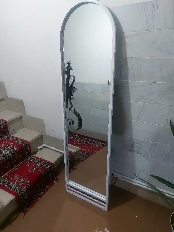 آینه قدی|آینه|خوی, |دیوار