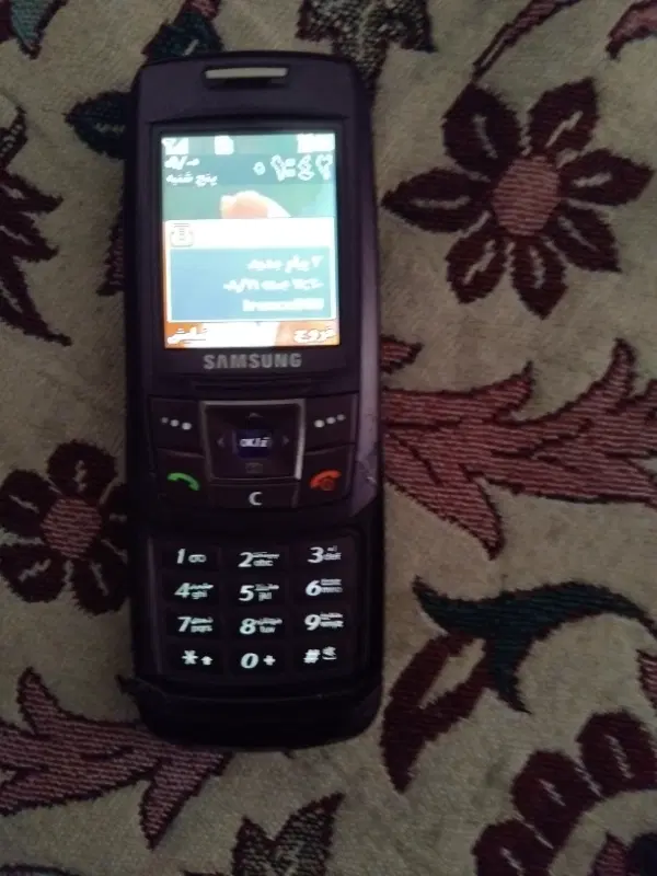 گوشی E250|موبایل|اصفهان, گلزار|دیوار