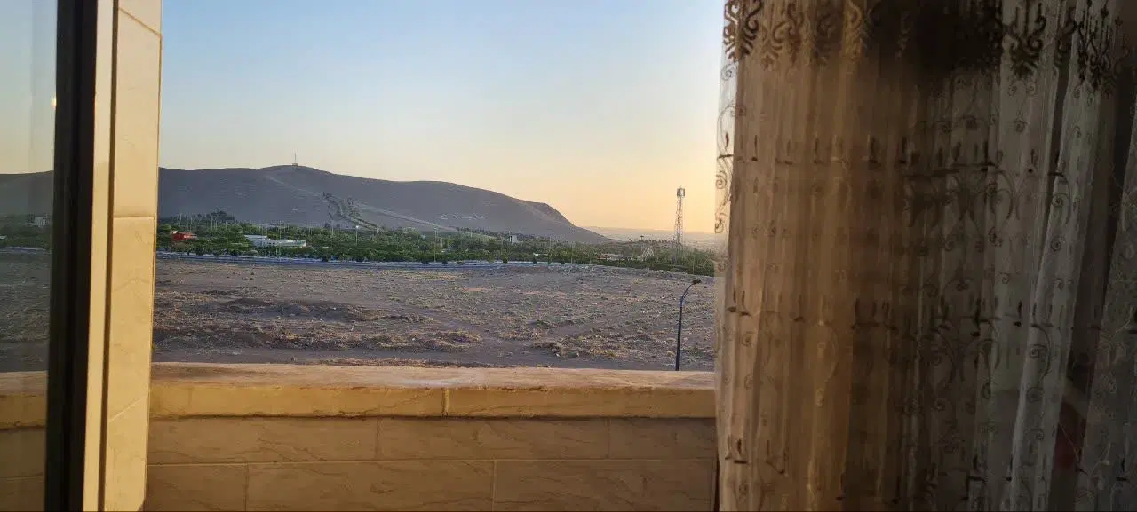 c8ربرو دریاچه تمیز|فروش آپارتمان|فولادشهر, C8|دیوار