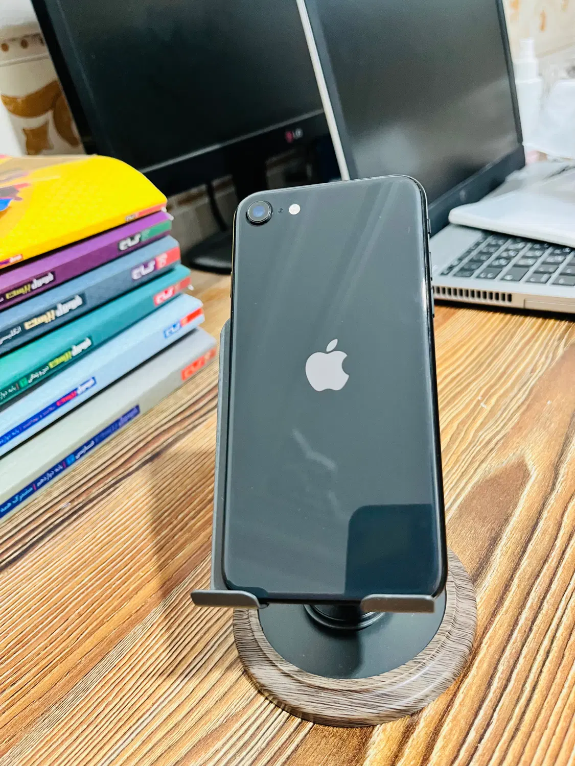 iPhone se|موبایل|یاسوج, |دیوار