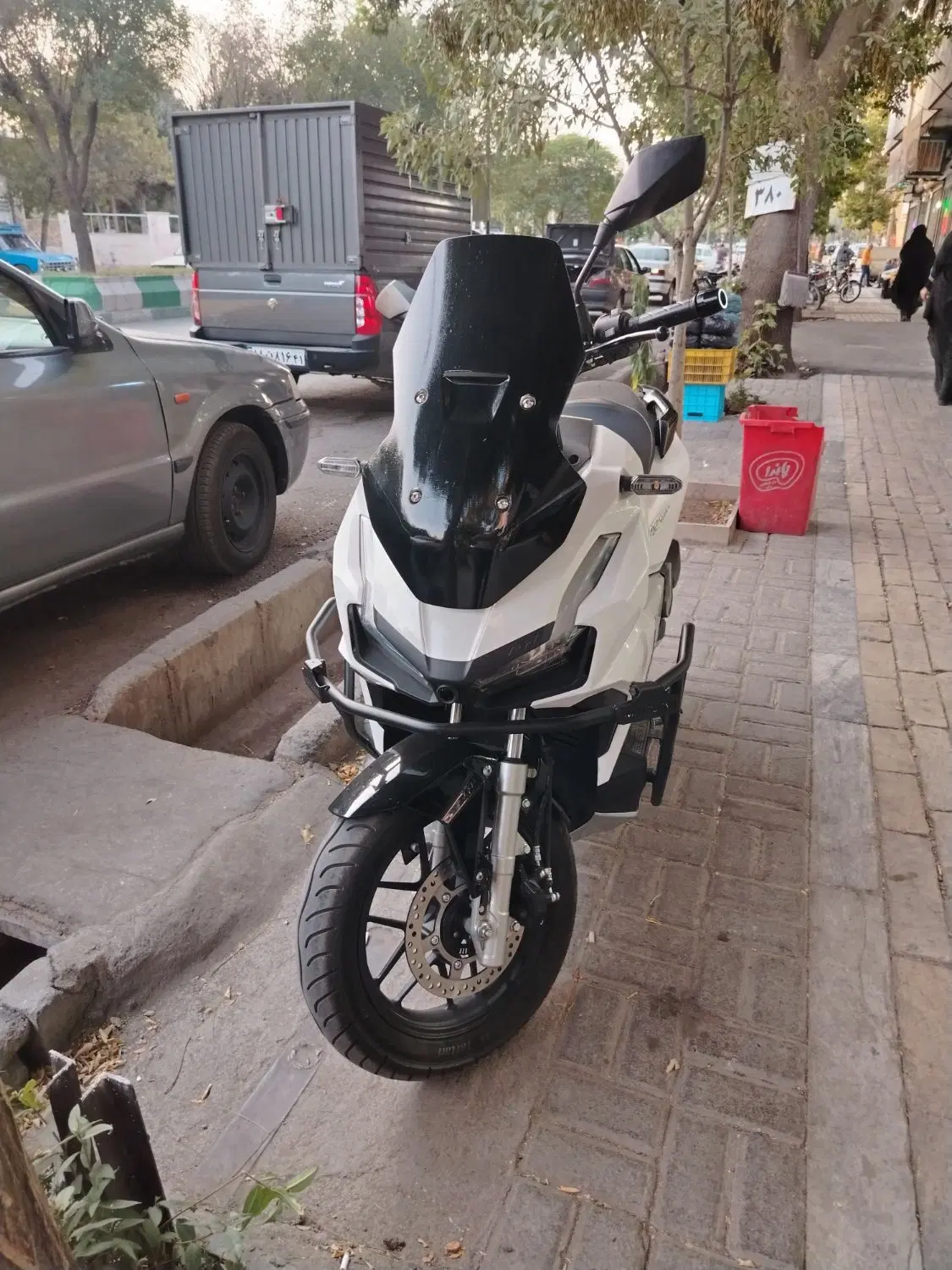 adv 180 هانی|موتورسیکلت|بروجرد, |دیوار