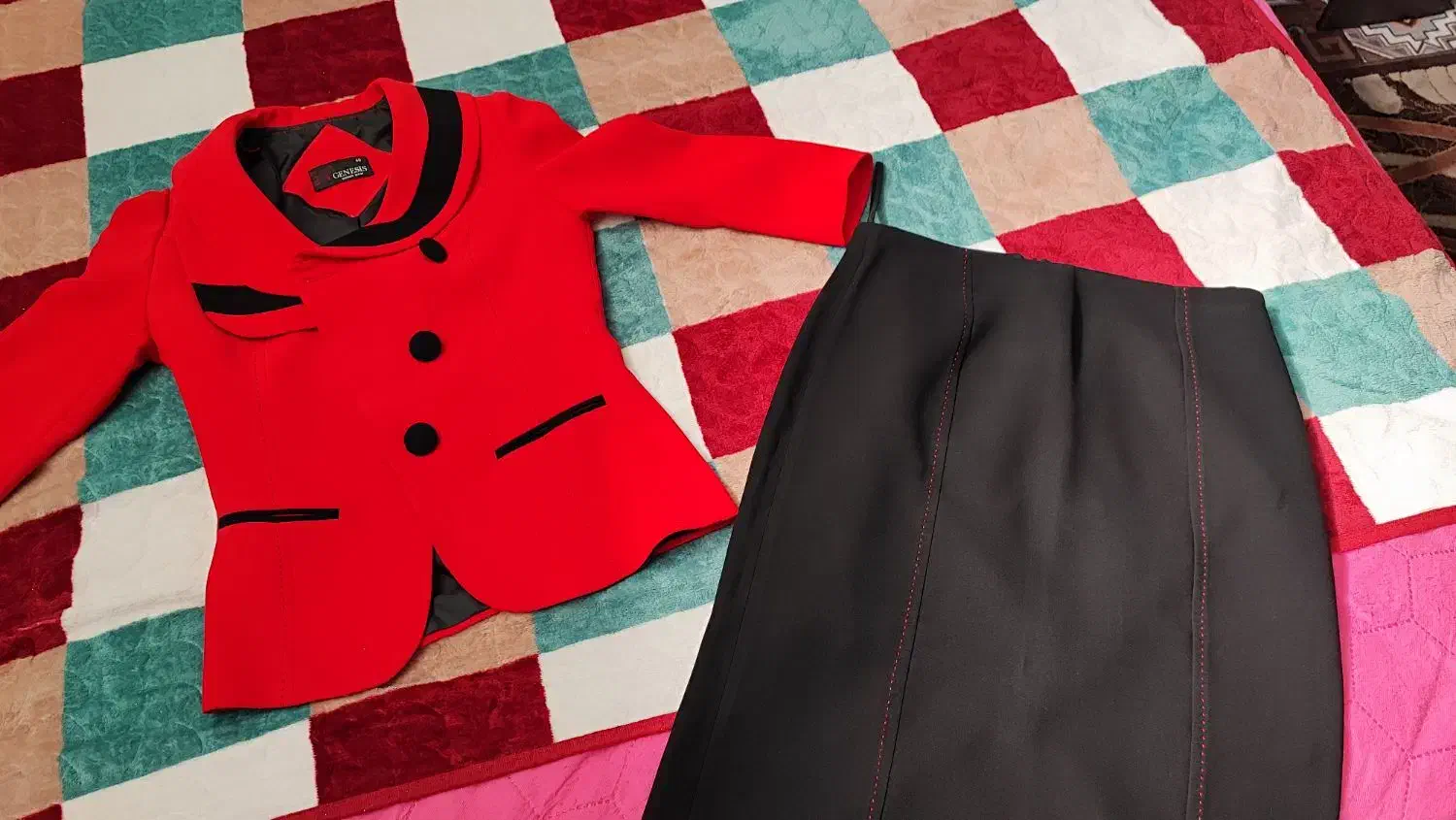 کت دامن|لباس|شیراز, انجیر|دیوار