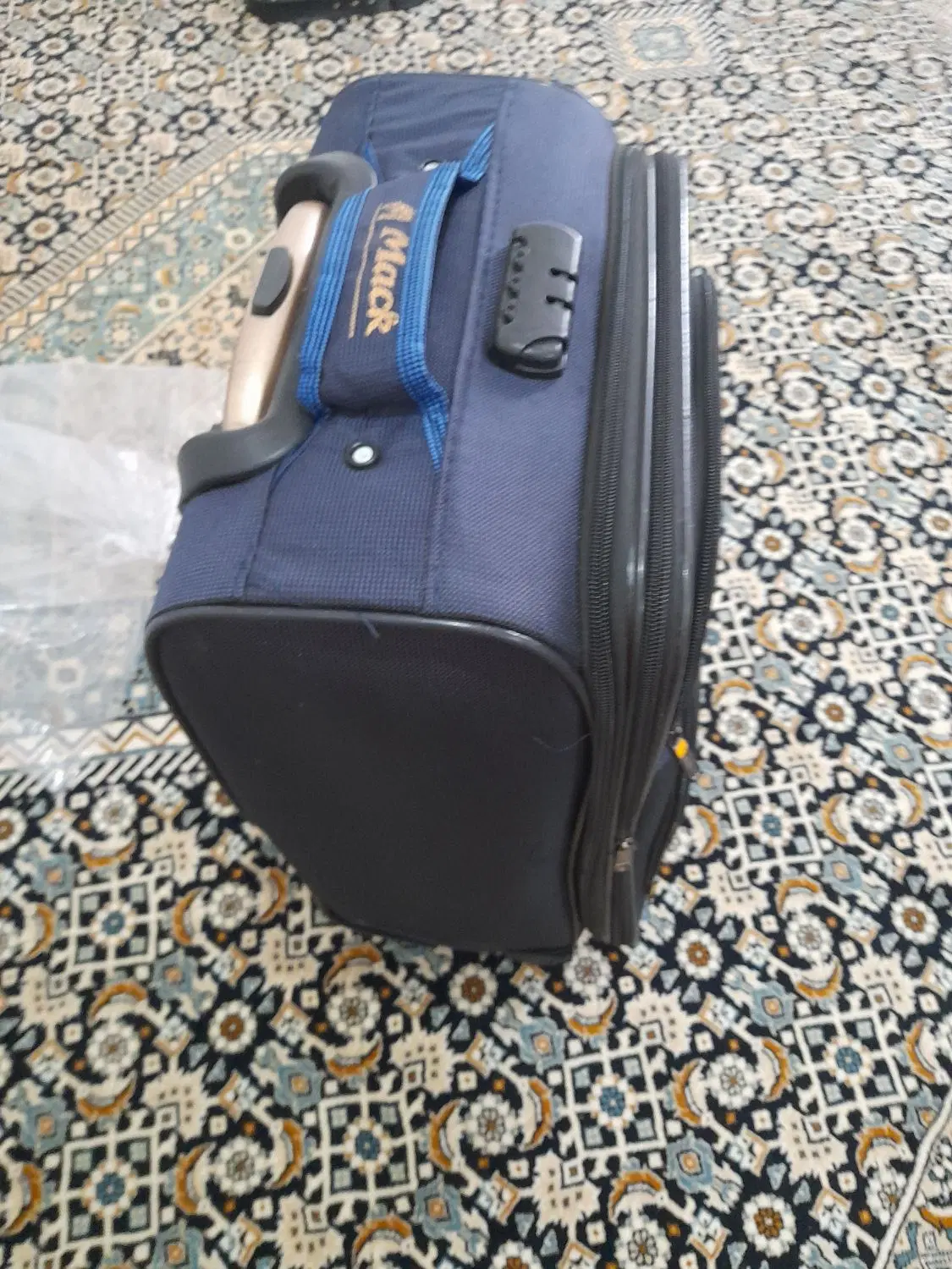 چمدان نو|کیف، کفش، کمربند|گلستان (تهران), |دیوار