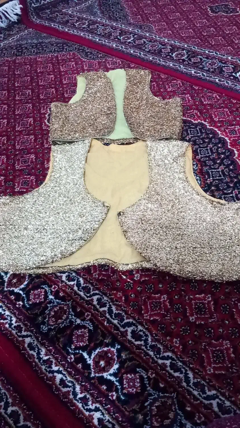 سخمه|لباس|خاو و میرآباد, |دیوار