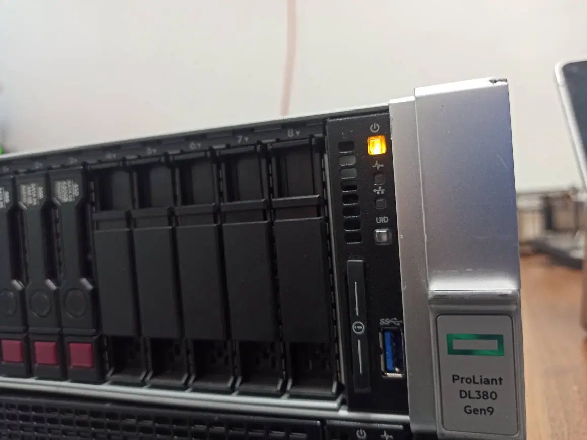 Server HPE DL380 G9 8 SFF(used)|مودم و تجهیزات شبکه|تهران, شهرآرا|دیوار