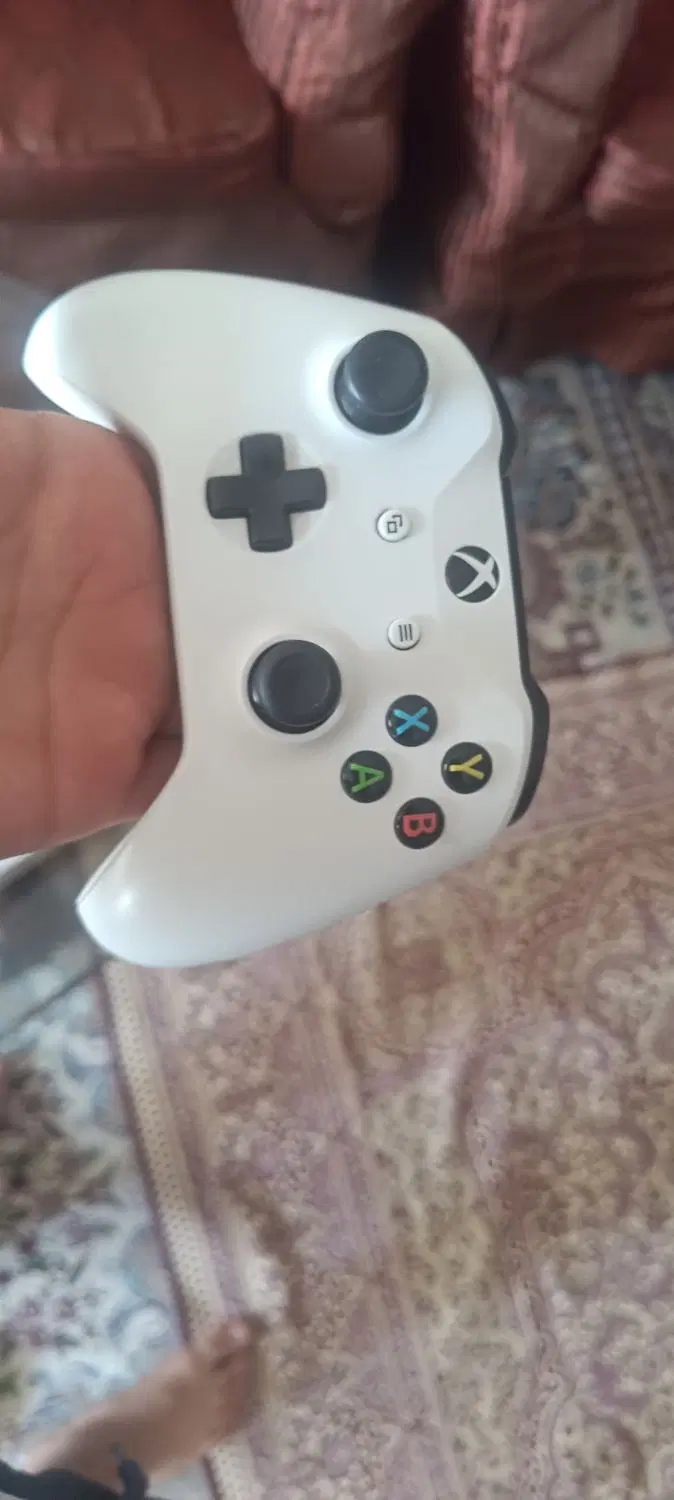 Xbox One s|کنسول، بازی ویدئویی و آنلاین|پرند, فاز ۵|دیوار