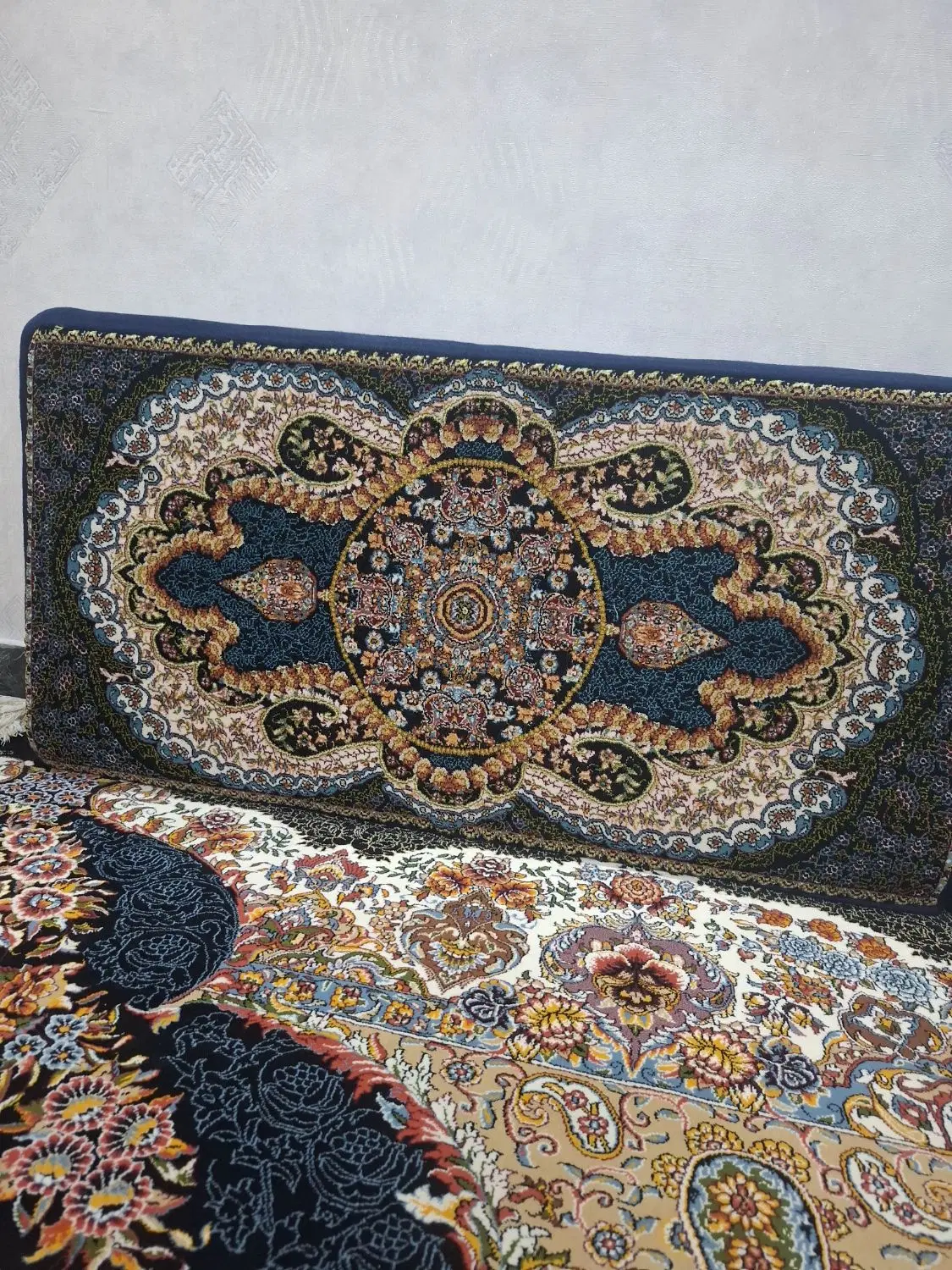 پشتی|پشتی|محمدشهر, کوی بهار|دیوار