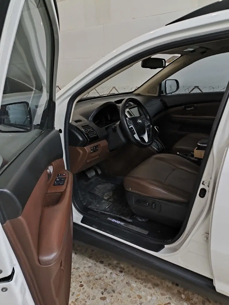 byd درجه یک بدون رنگ ۹۰ تاکار|خودرو سواری و وانت|اصفهان, محمودآباد|دیوار