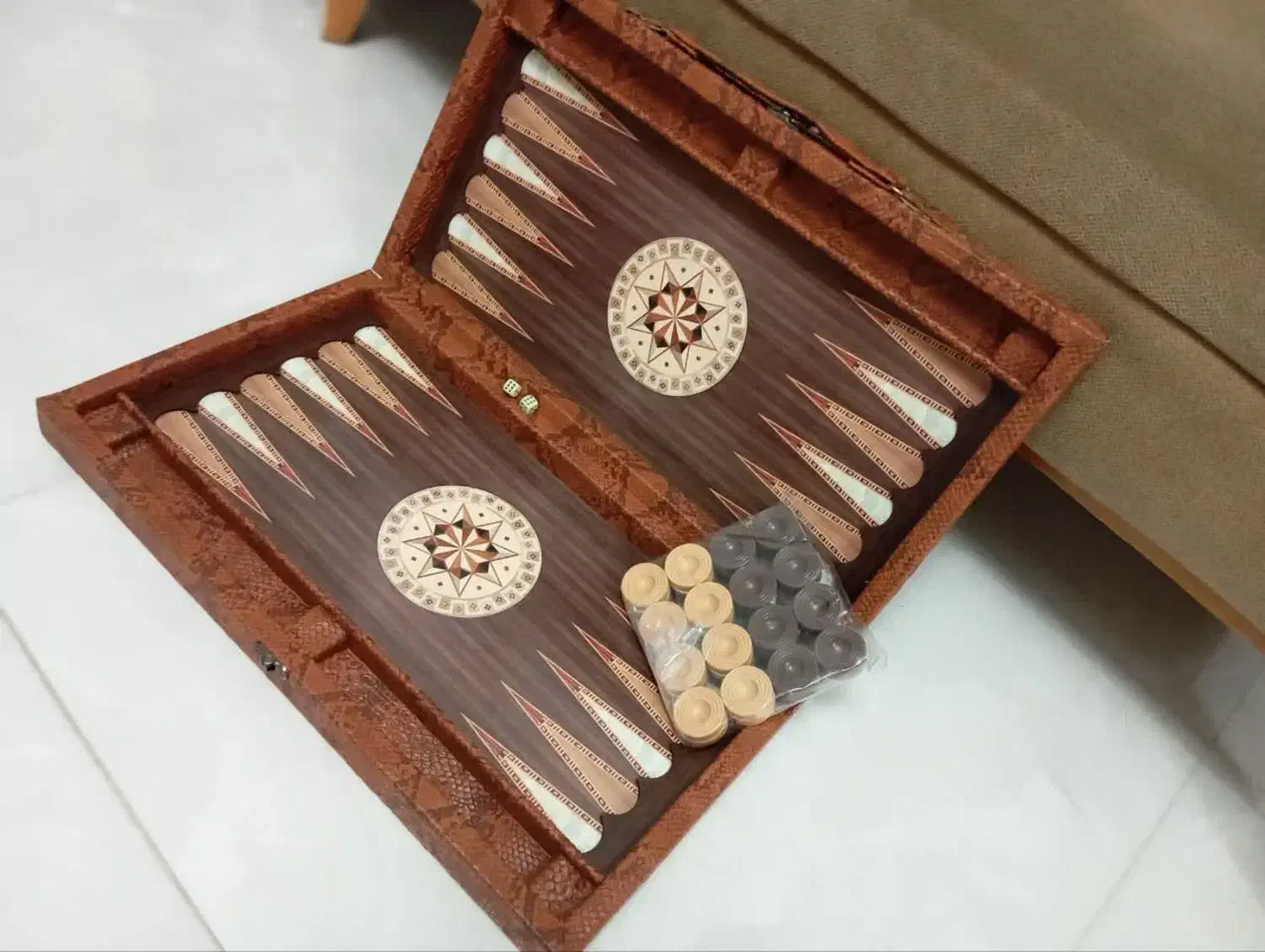 تخته نرد|اسباب‌‌بازی|شیراز, فرهنگیان|دیوار