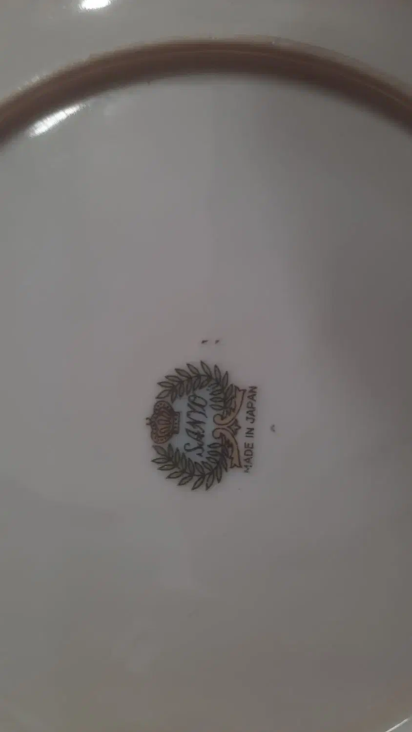 بشقاب گل سرخی|ظروف سرو و پذیرایی|قم, شاه سید علی|دیوار