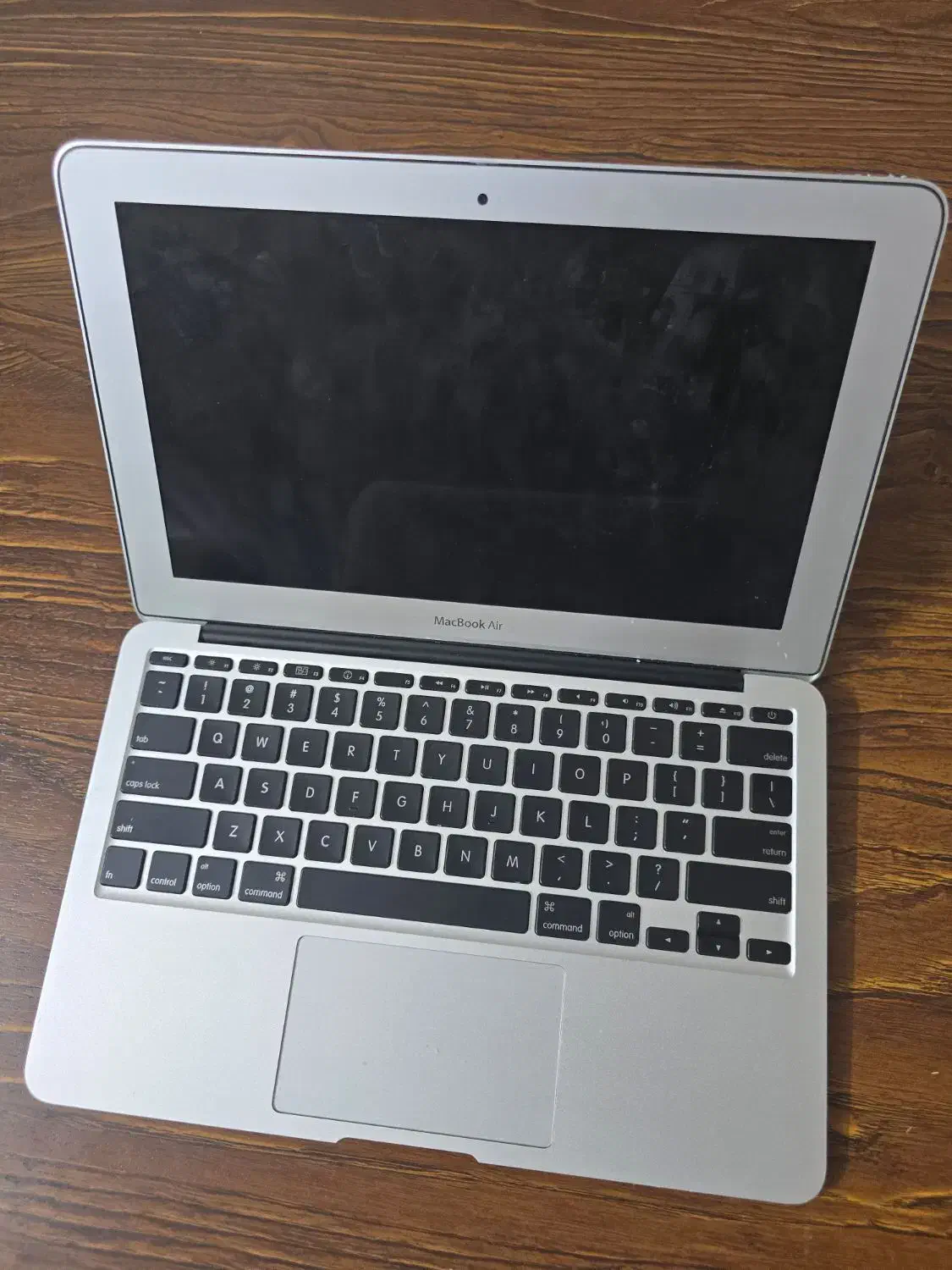 مک بوک A|رایانه همراه|صدرا-فارس, فاز ۱|دیوار