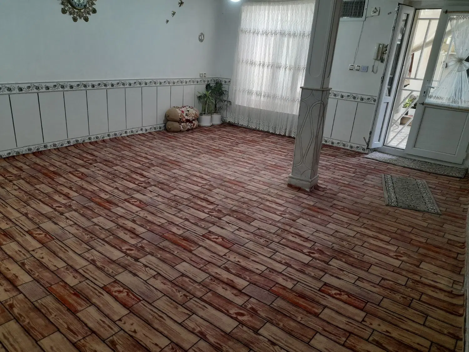 مکت|موکت|کنگاور, |دیوار