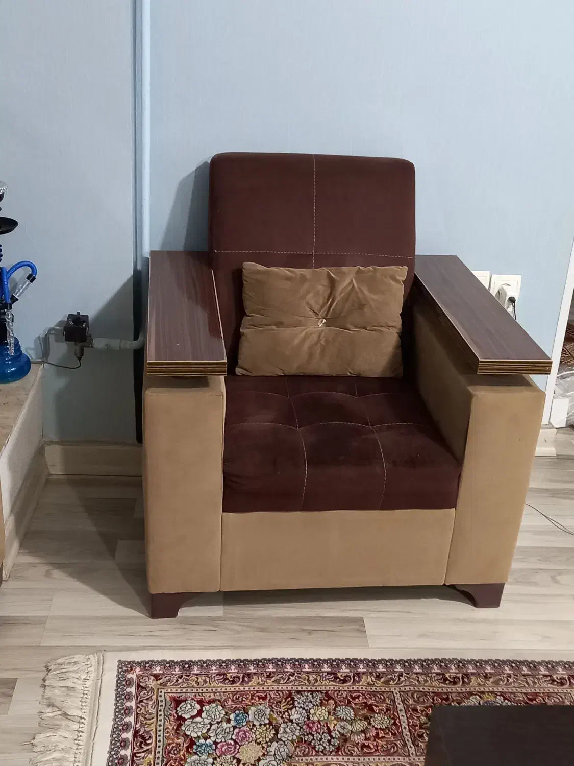 مبل ۷ نفره|مبلمان خانگی و میز عسلی|رشت, چمارسرا|دیوار