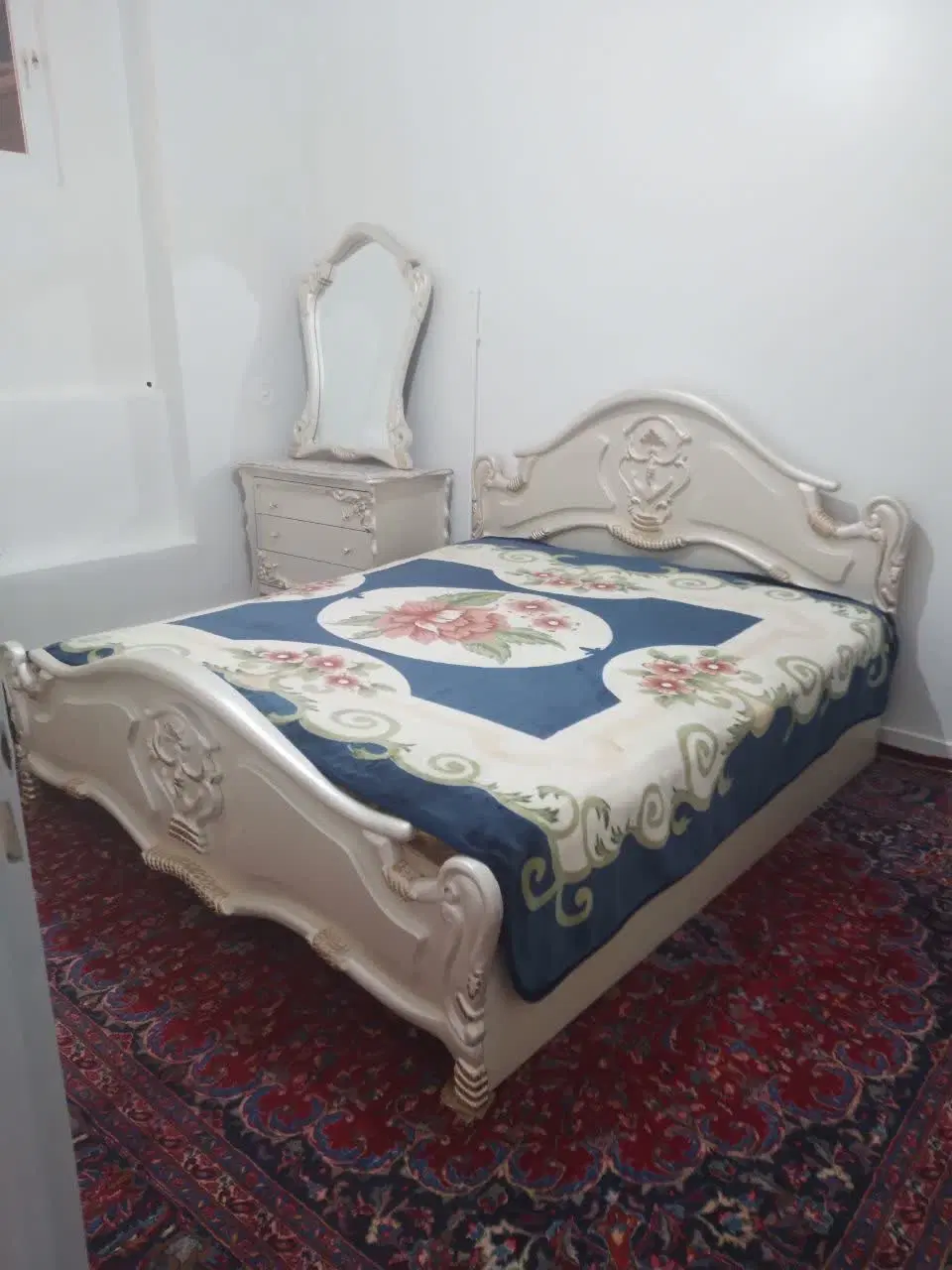 تخت|تخت و سرویس خواب|باسمنج, |دیوار