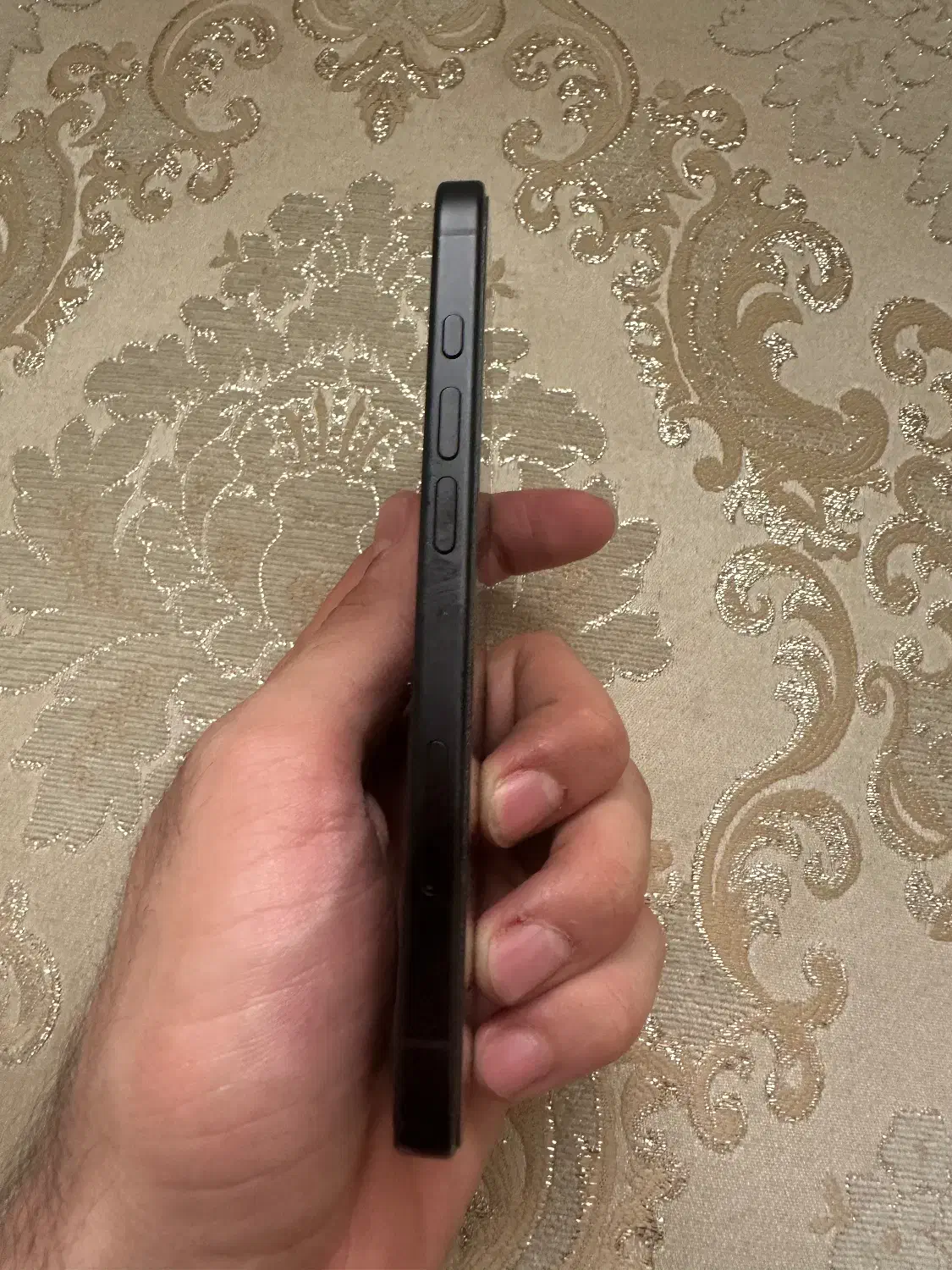 iPhone 16 normal|موبایل|میانه, |دیوار