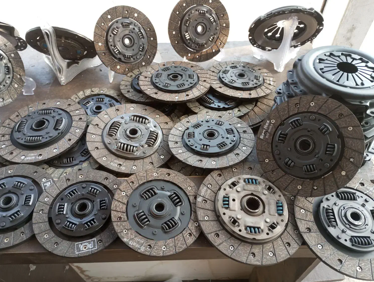 فروش ویژه دیسک صفحه کلاچ و صفحه گرافیت|قطعات یدکی و لوازم جانبی|مشهد, کوشش|دیوار