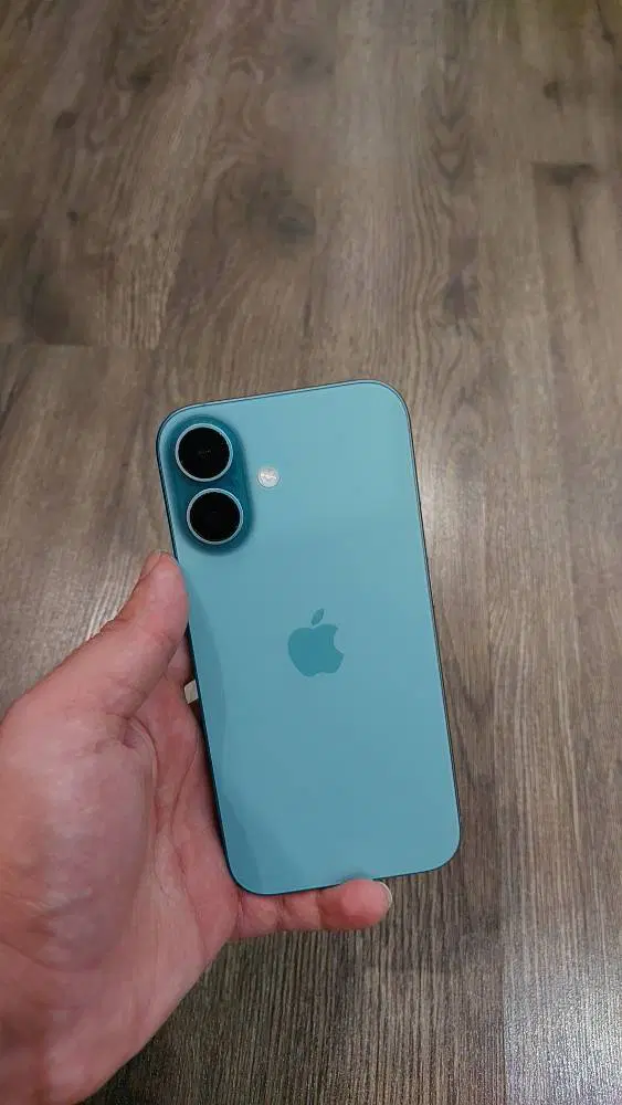 iphone 16 normal|موبایل|پرند, فاز ۱|دیوار