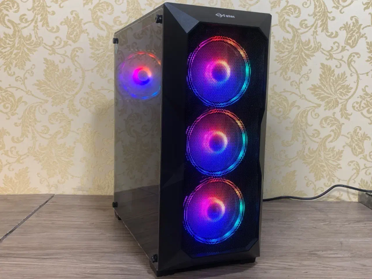 گیمینگRGBطراحیDDR5گرافیک16رم24ماه گارانتی تعویضX8|رایانه رومیزی|تهران, فلسطین (میدان انقلاب)|دیوار