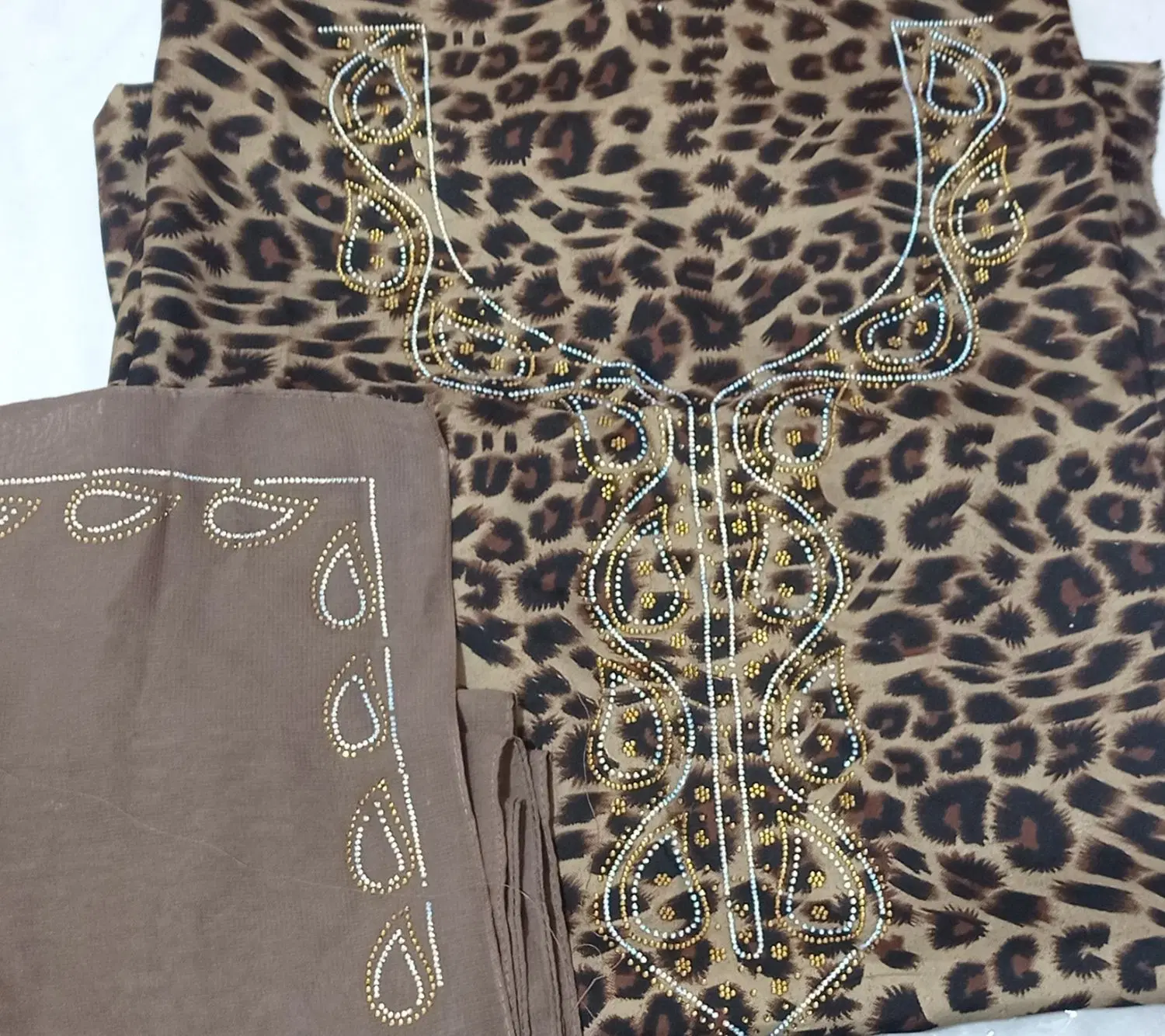 مخور|لباس|بندر کنگان, |دیوار