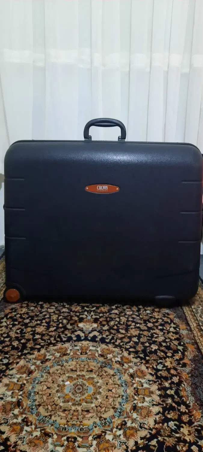 چمدان|کیف، کفش، کمربند|شیراز, مبعث|دیوار