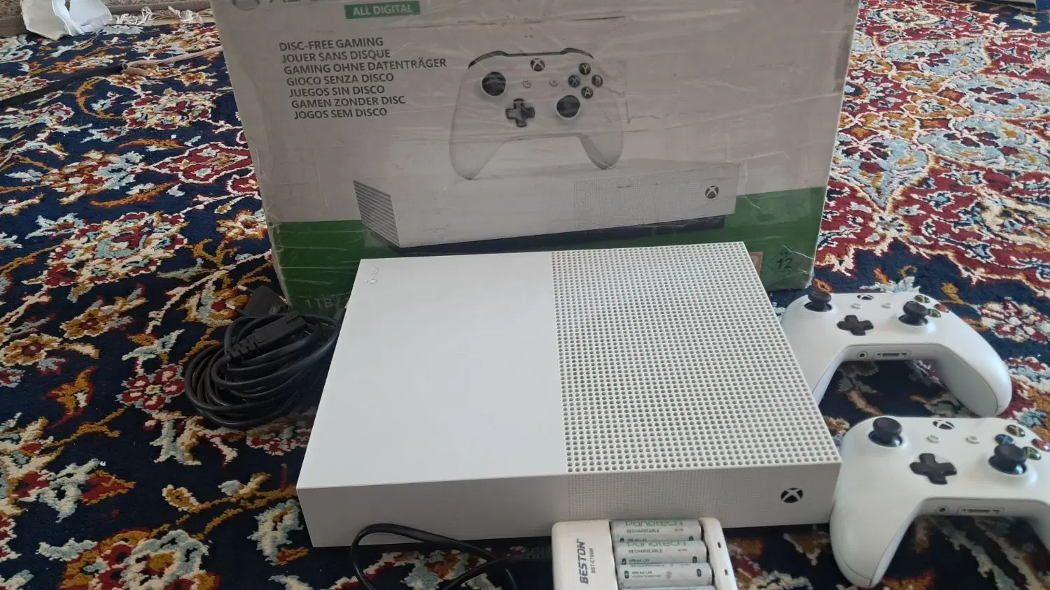 XBOX ONE S ALL DIGITAL|کنسول، بازی ویدئویی و آنلاین|اصفهان, عمان سامانی|دیوار