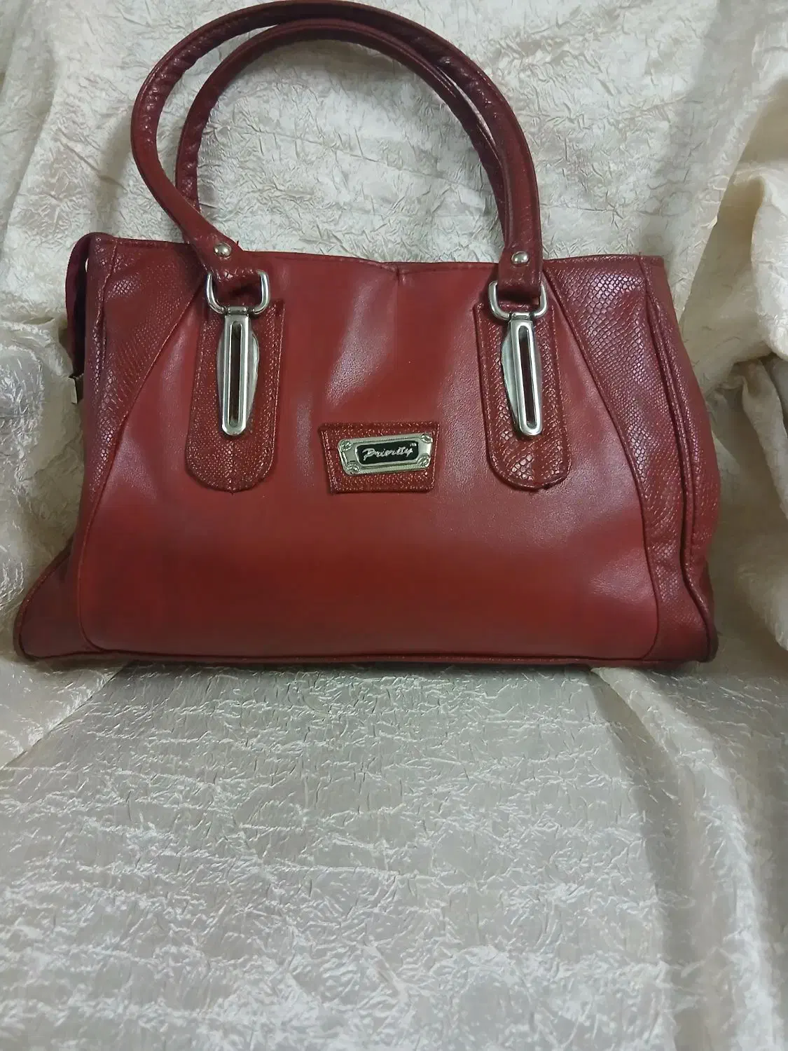 ساک دستی|کیف، کفش، کمربند|قم, سرحوض|دیوار