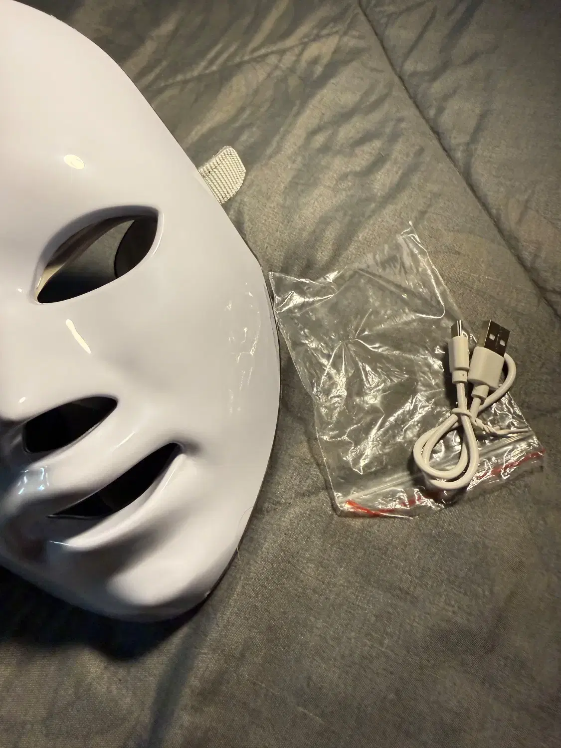LED face Mask light therapy|آرایشگاه و سالن‌های زیبایی|بندر انزلی, استادیوم|دیوار