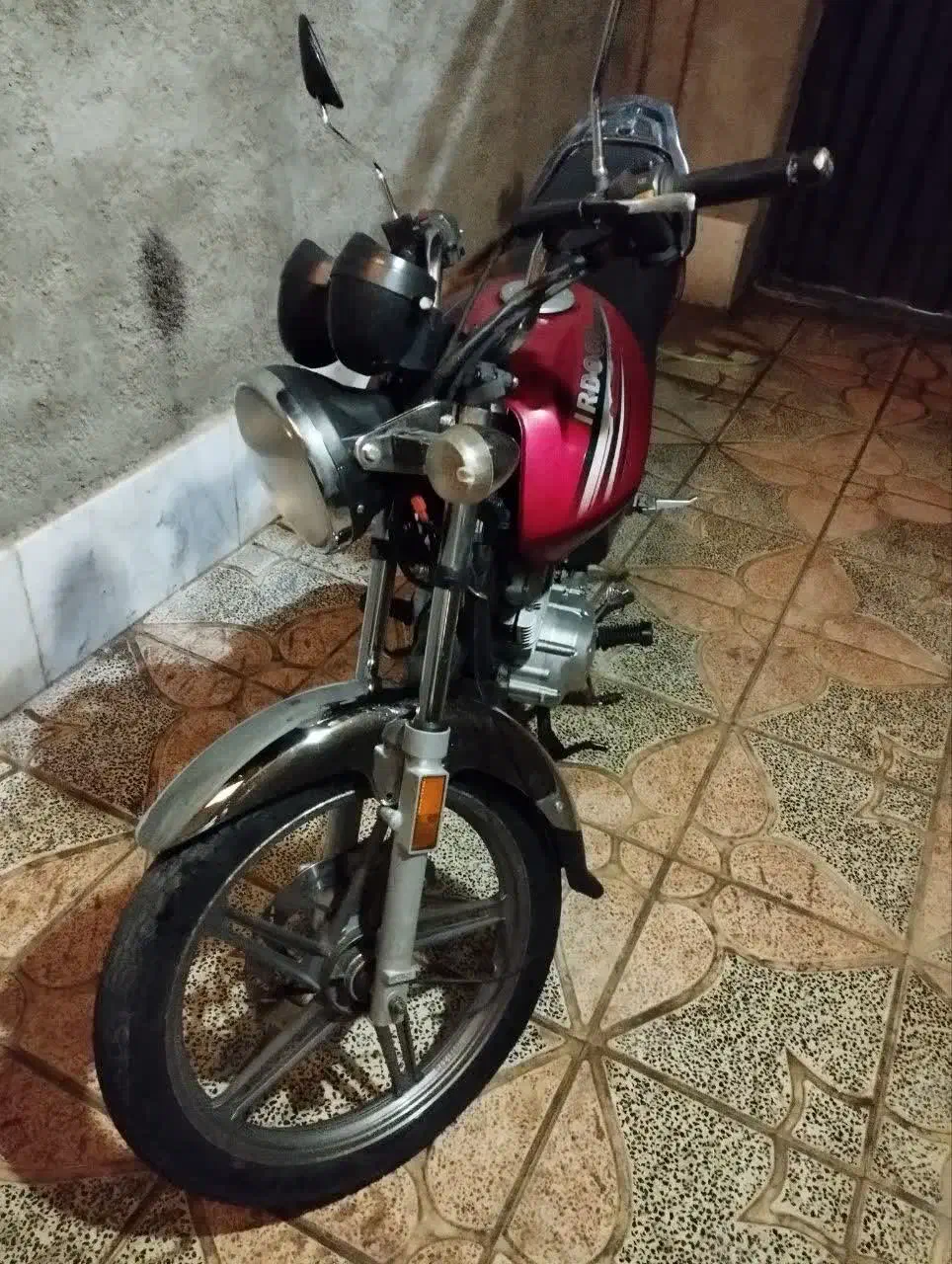 موتور|موتورسیکلت|رباط‌کریم, وهن آباد|دیوار