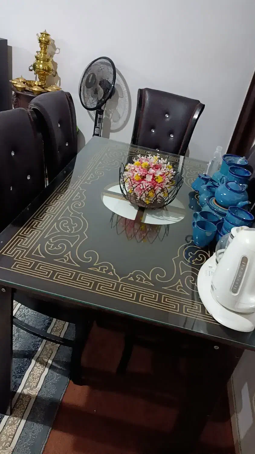 میز ناهار خوری ۶نفره تر و تمیز|میز و صندلی غذاخوری|اردبیل, |دیوار