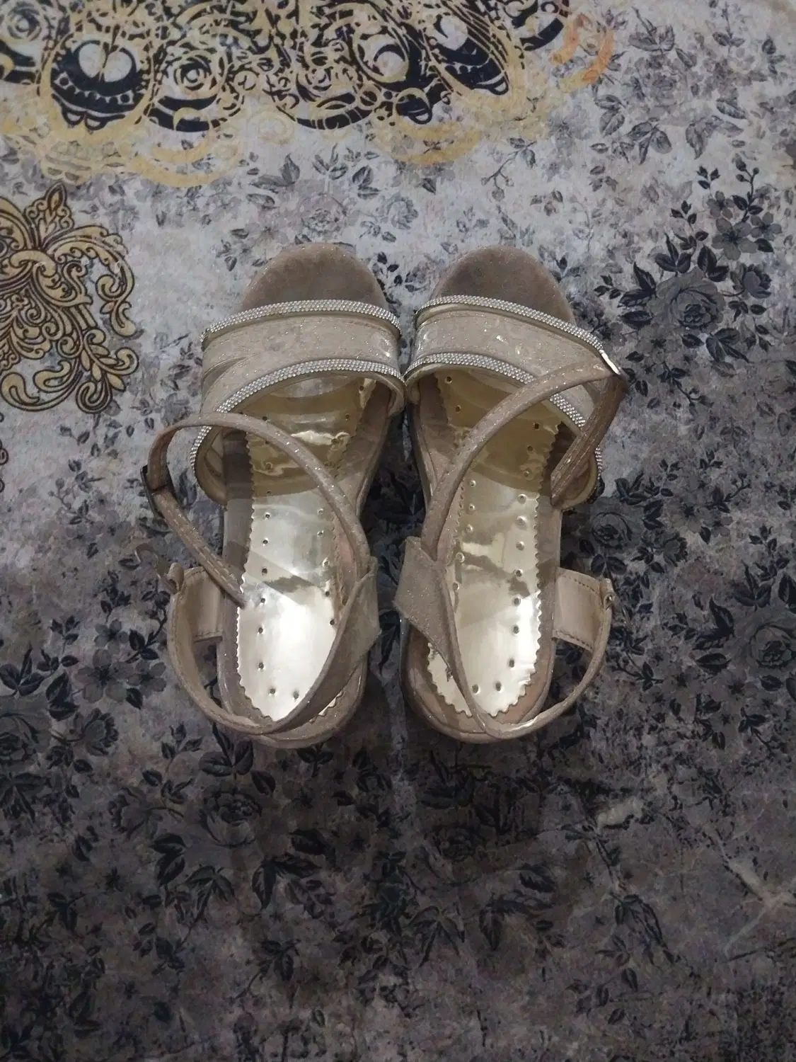 صندل|کفش و لباس بچه|زابل, |دیوار
