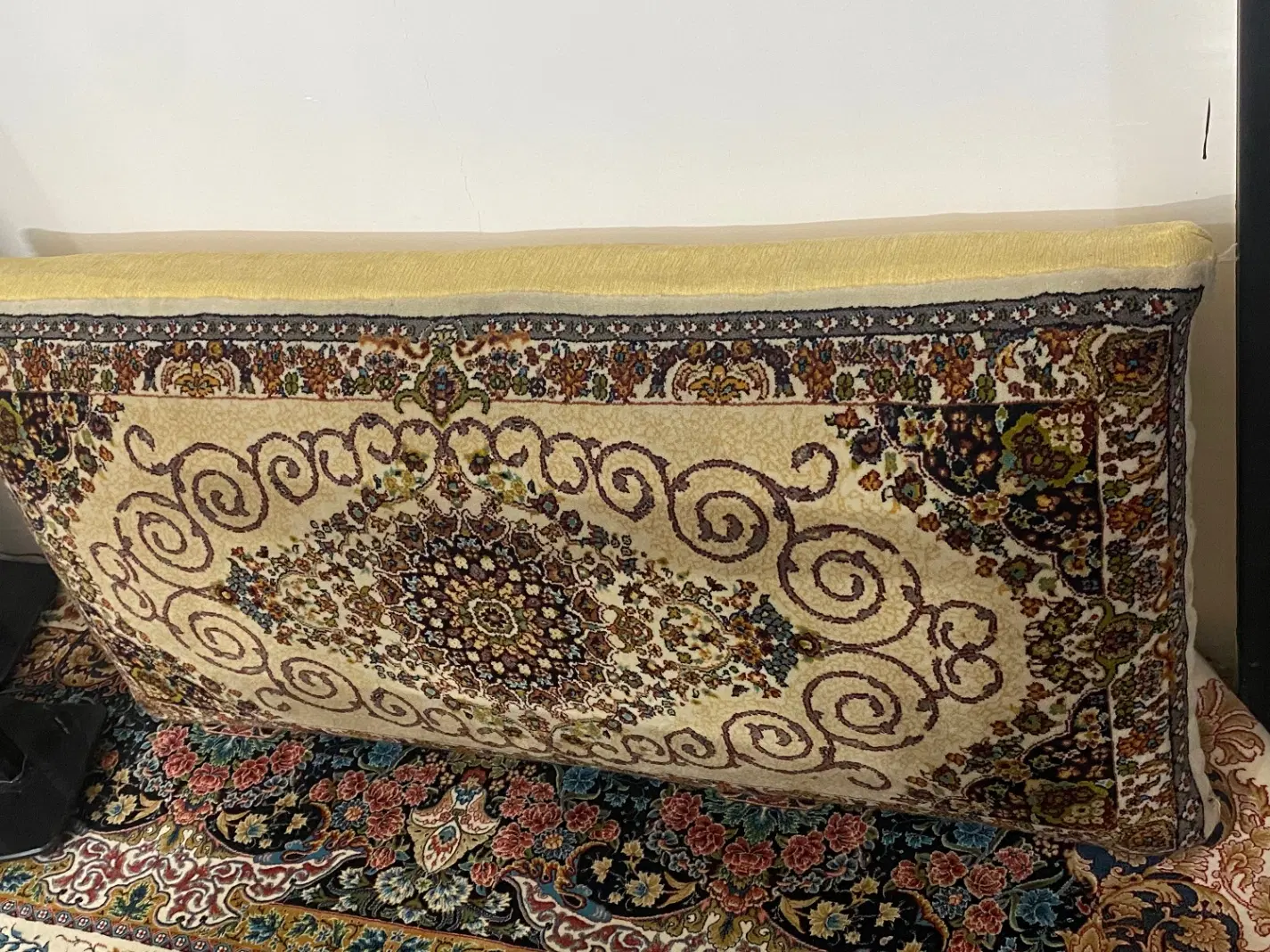 پشتی|پشتی|مشهد, طبرسی شمالی|دیوار