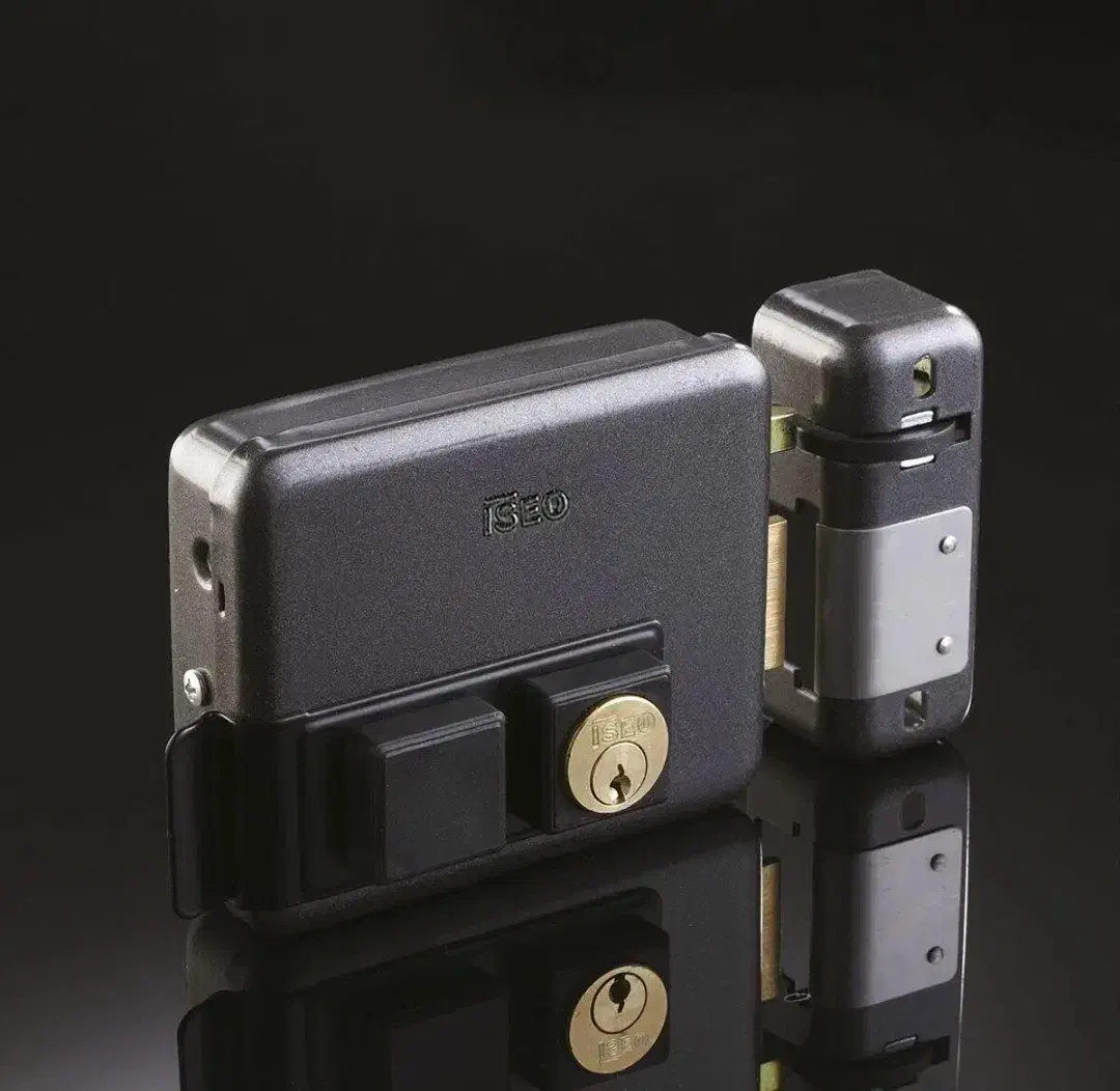 نصب قفل برقی حیاطی و آیفون تصویری|خدمات پیشه و مهارت|اصفهان, بهارستان (مخابرات)|دیوار