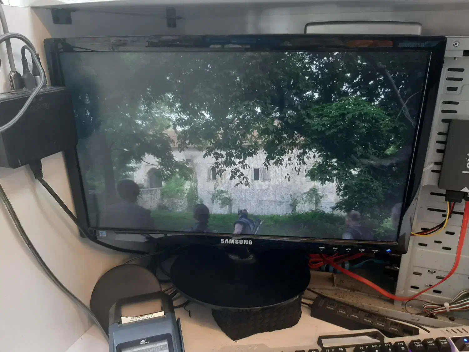 مانیتور سامسونگ سالم بدون خط وهاله|قطعات و لوازم جانبی رایانه|نسیم‌شهر, |دیوار