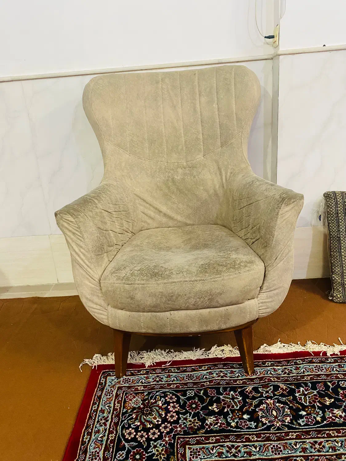 مبل راحتی|مبلمان خانگی و میز عسلی|قم, قلعه عموحسین|دیوار