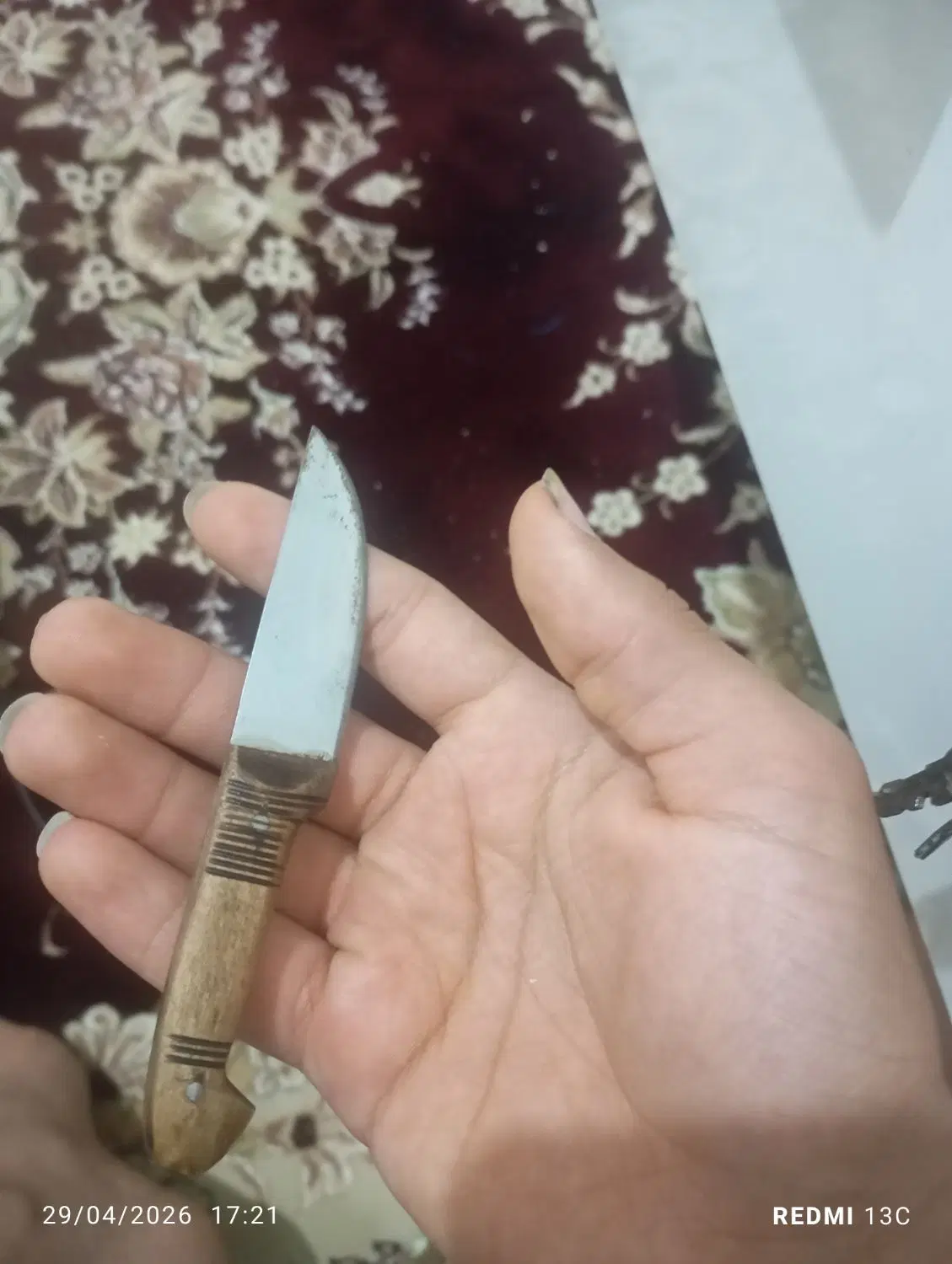 چاقو|کلکسیون اشیاء عتیقه|ملارد, |دیوار