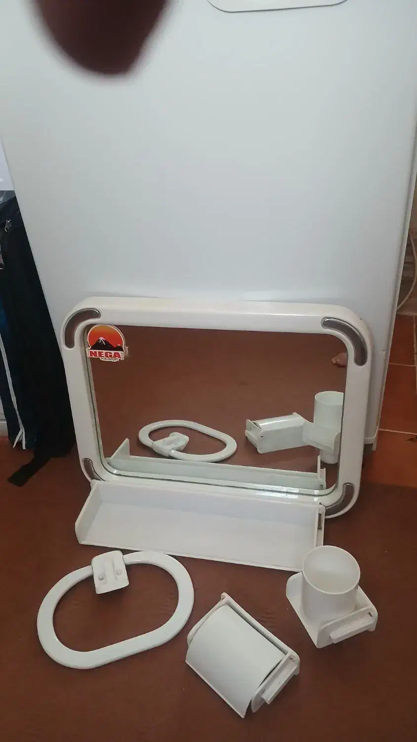 آیینه|لوازم سرویس بهداشتی|خمین, |دیوار