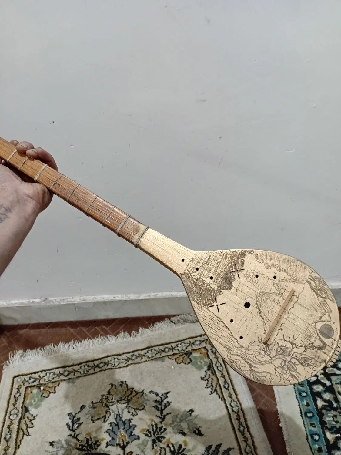 سه تار|سازهای سنتی|رشت, نامجو|دیوار