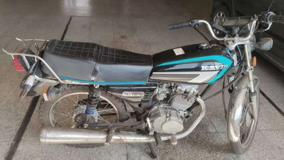 کویر۹۰|موتورسیکلت|شیراز, چوگیاه‎|دیوار