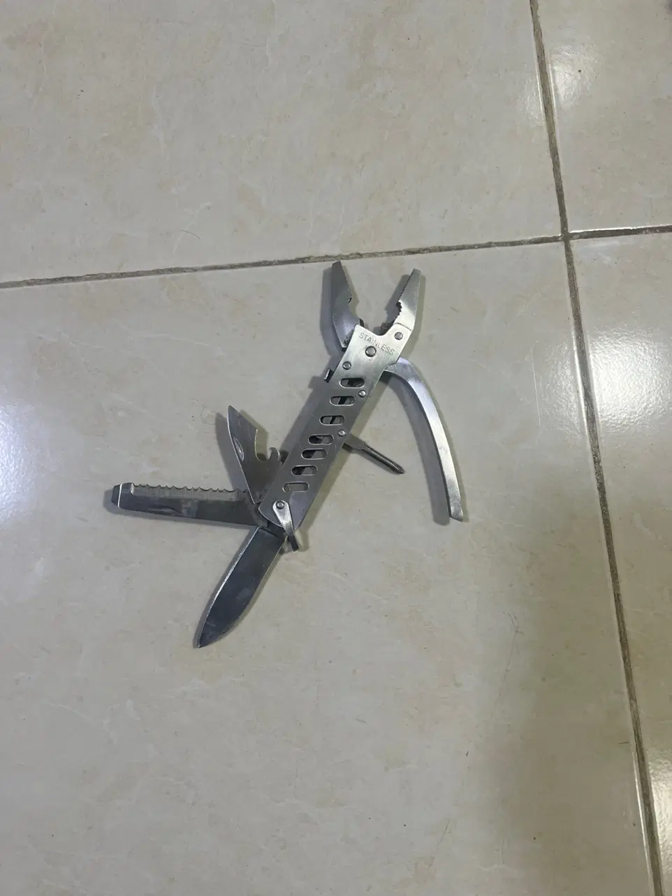 چاقو|ابزارآلات|رشت, نامجو|دیوار