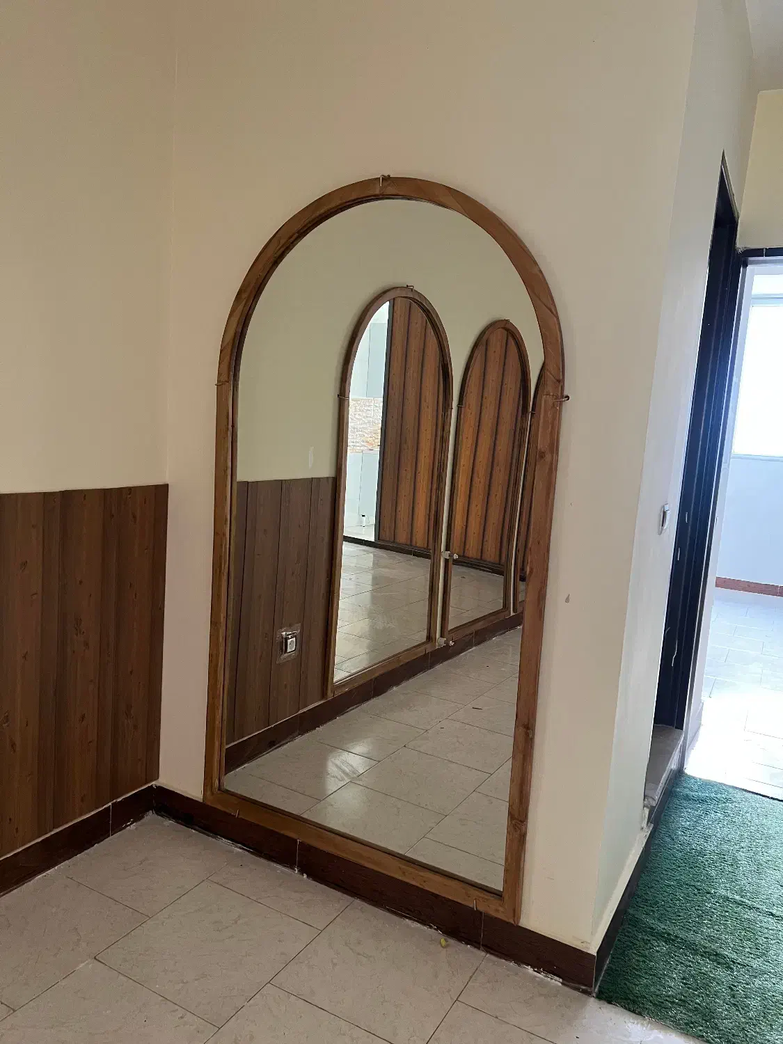 آینه|آینه|نظرآباد, نظرآباد|دیوار