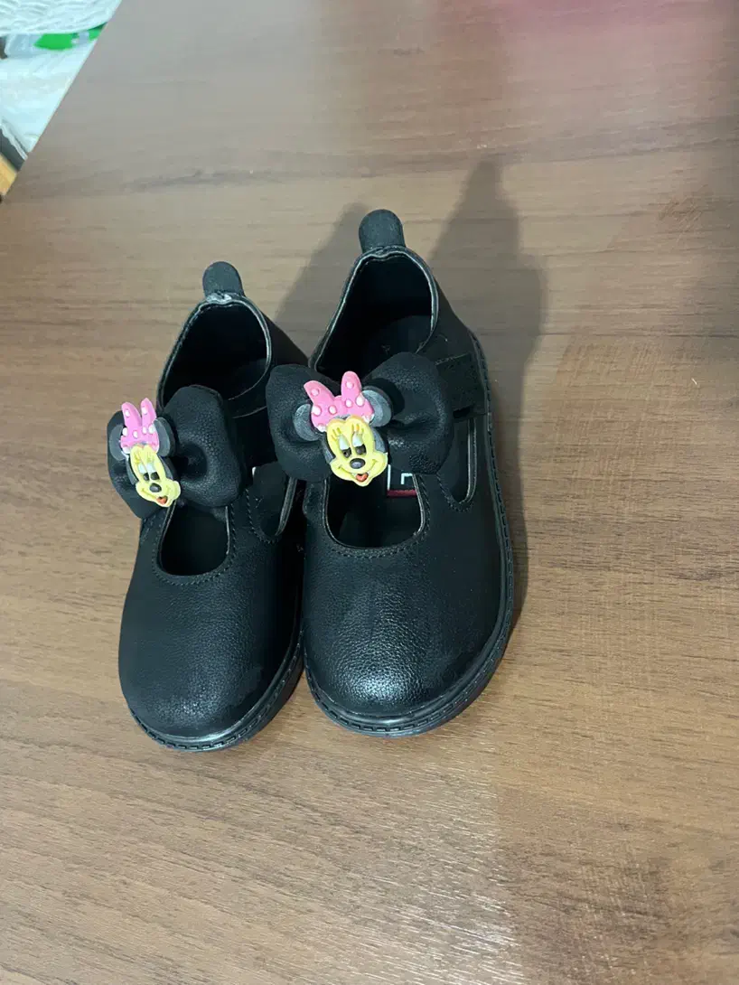 کفش|کیف، کفش، کمربند|شیروان (خراسان), |دیوار