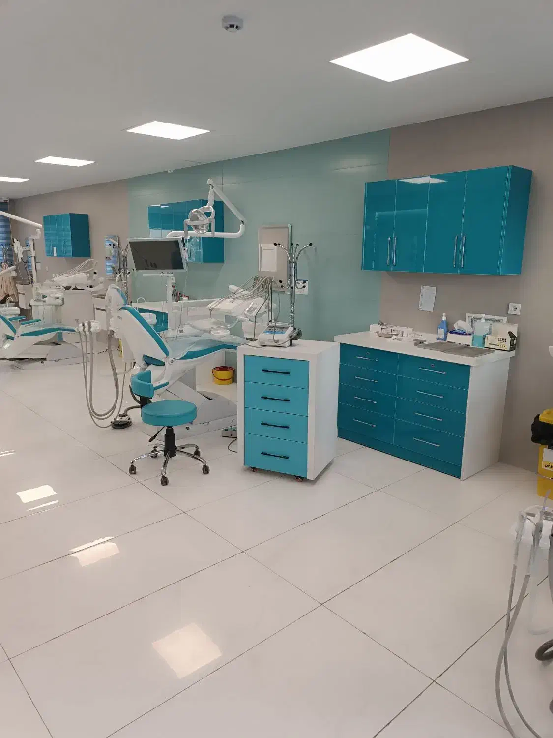 نیازمند دندانپزشک متخصص|استخدام درمانی، زیبایی، بهداشتی|تهران, فلسطین (میدان انقلاب)|دیوار